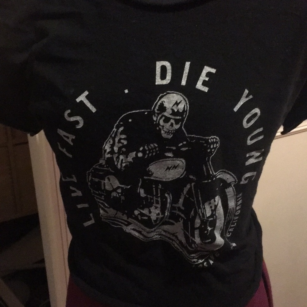 Live fast die young crop top